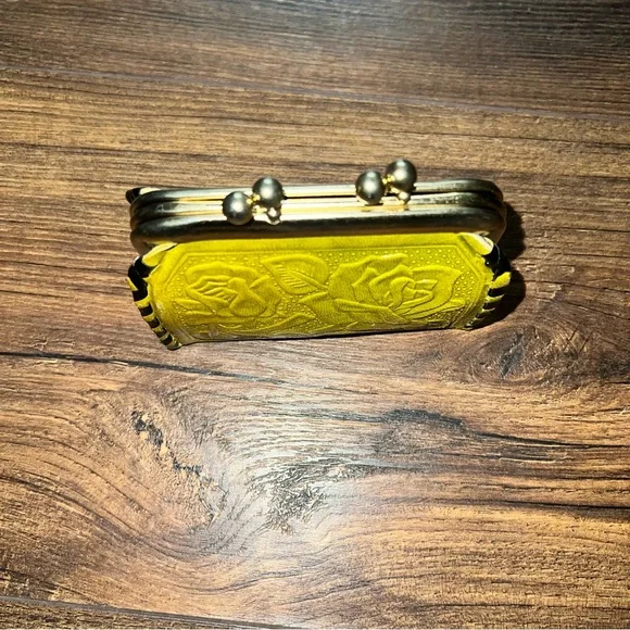 Sustainable leather embossed change purse - Picture 12 of 13